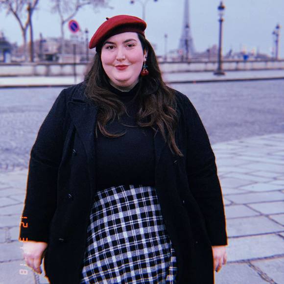 Meet your Posher, Alexandra - Picture 1 of 1